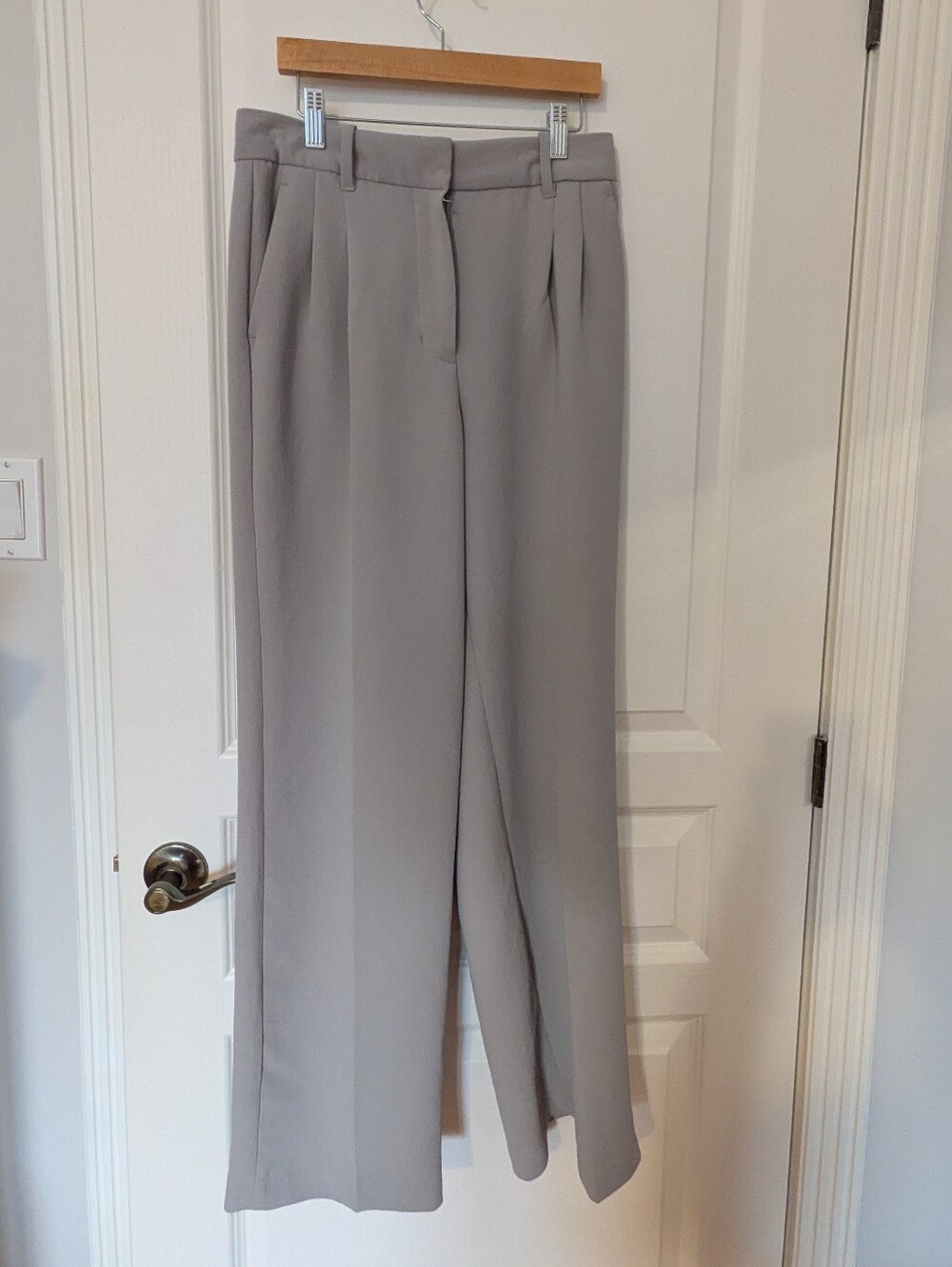 THE EFFORTLESS CREPETTE PANTS GRAY 4